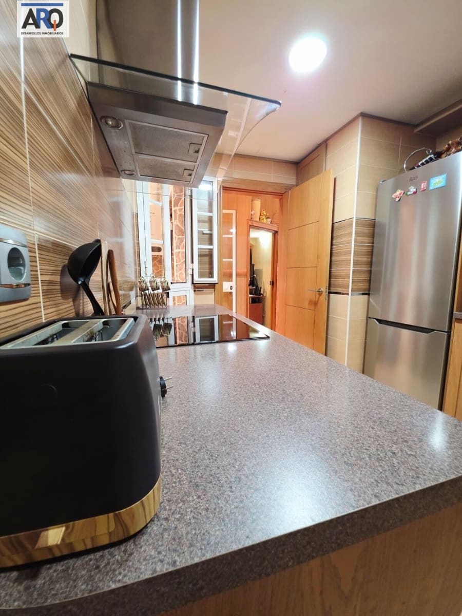 2 slaapkamer Appartement te koop in Malaga stad met garage - € 266.000 (Ref: 10017522)