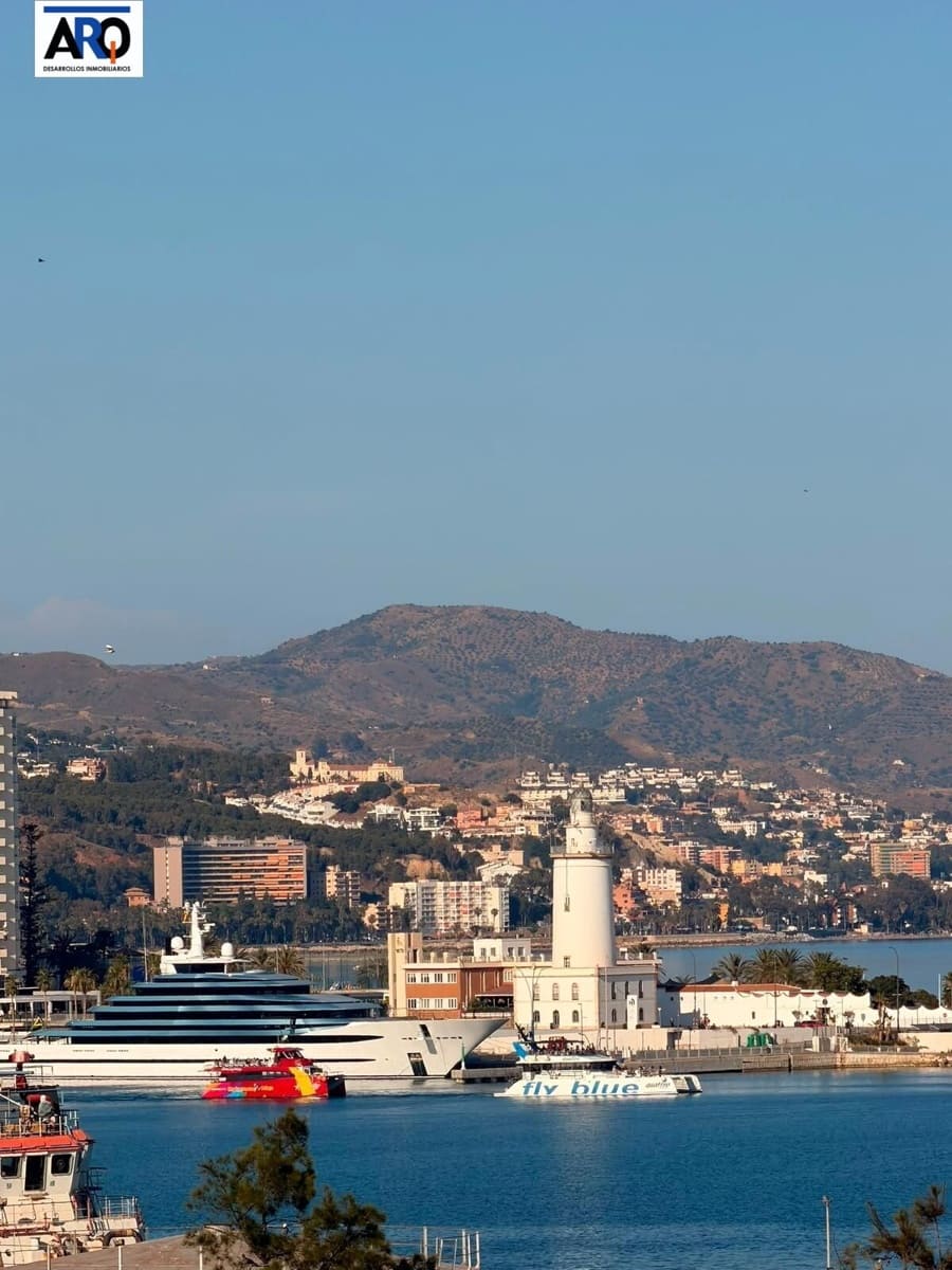3 soveværelse Penthouse til salg i Malaga by med garage - € 797.000 (Ref: 10035373)