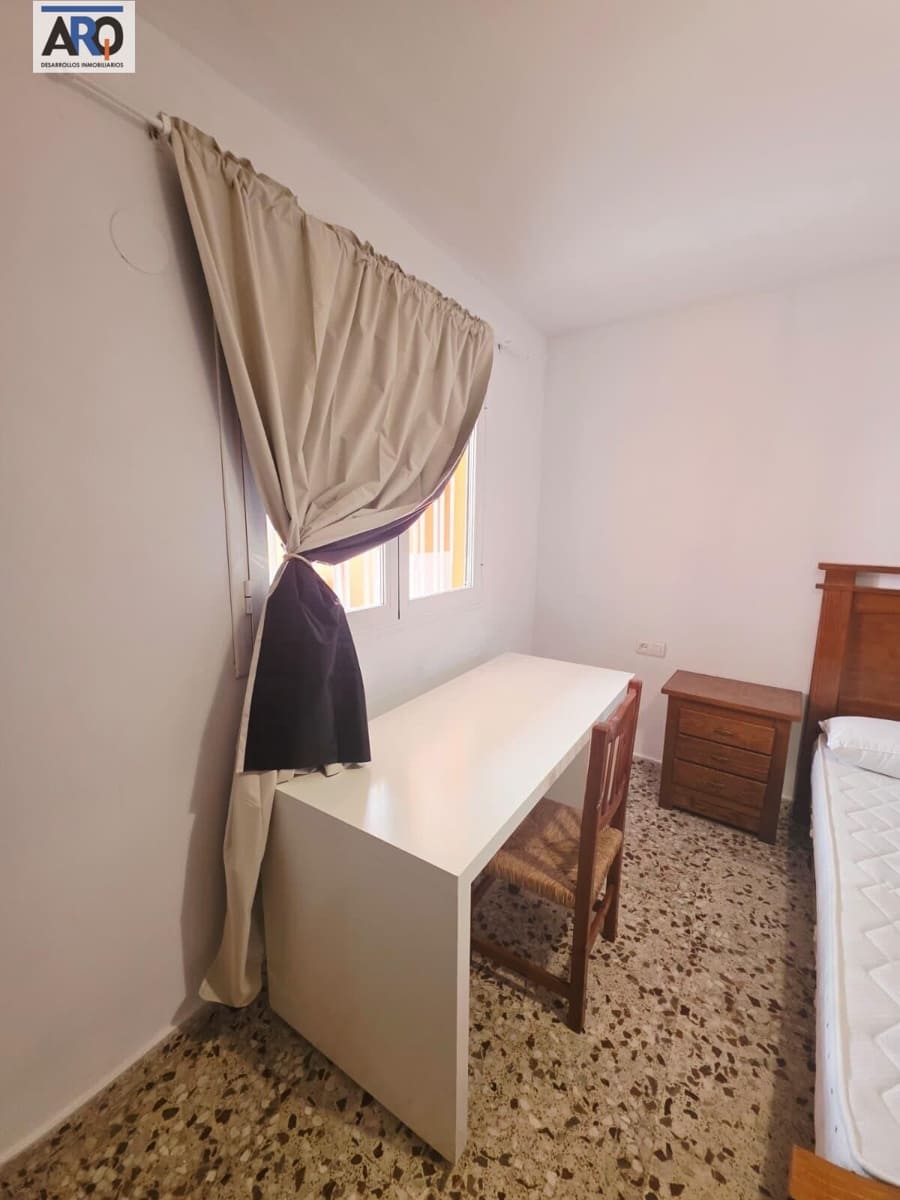 3 camera da letto Appartamento da affittare in Granada citta - 1.050 € (Rif: 10043017)