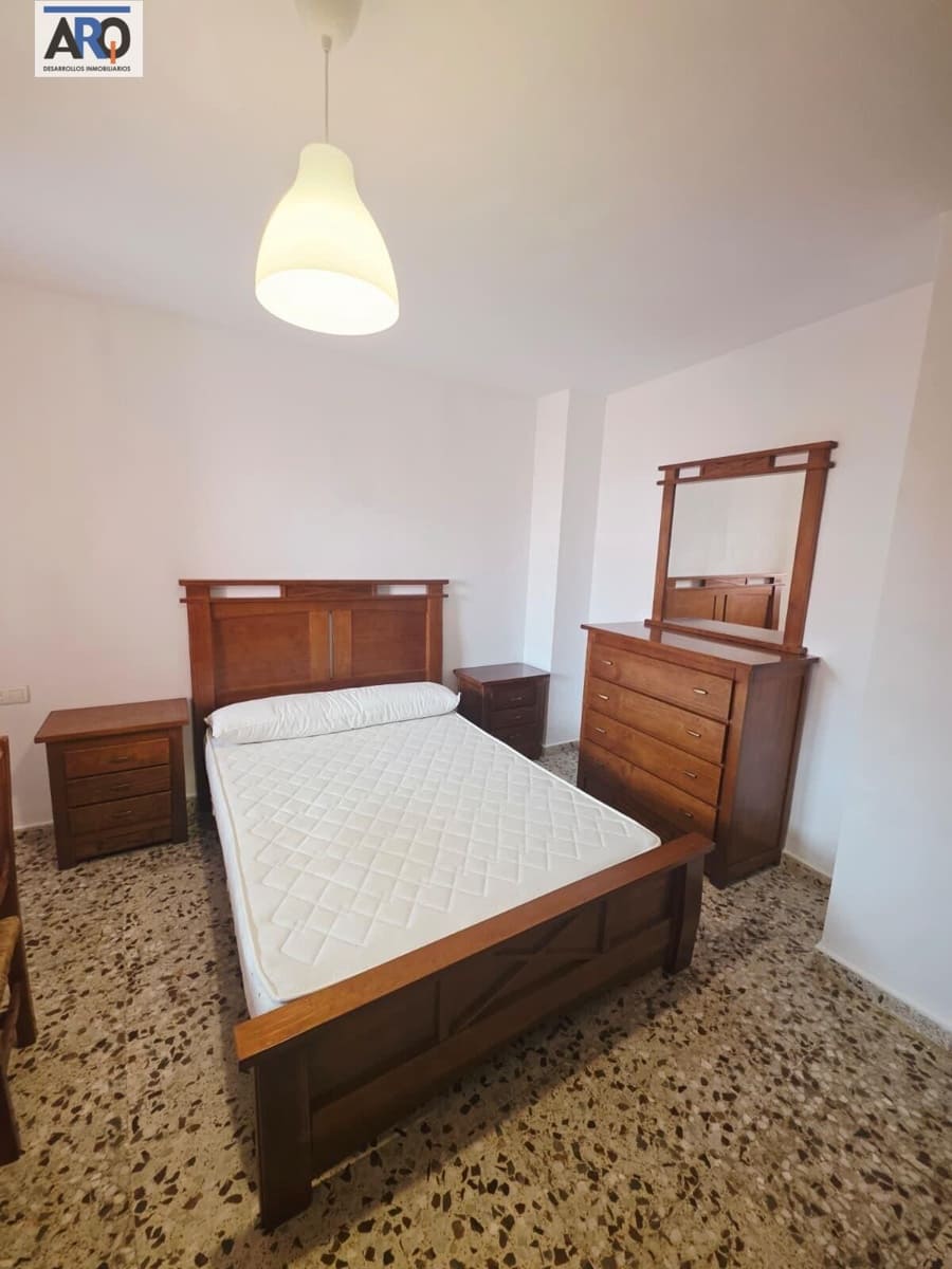 3 soveværelse Lejlighed til leje i Granada by - € 1.050 (Ref: 10043017)