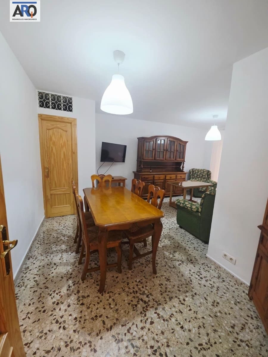 3 soveværelse Lejlighed til leje i Granada by - € 1.050 (Ref: 10043017)