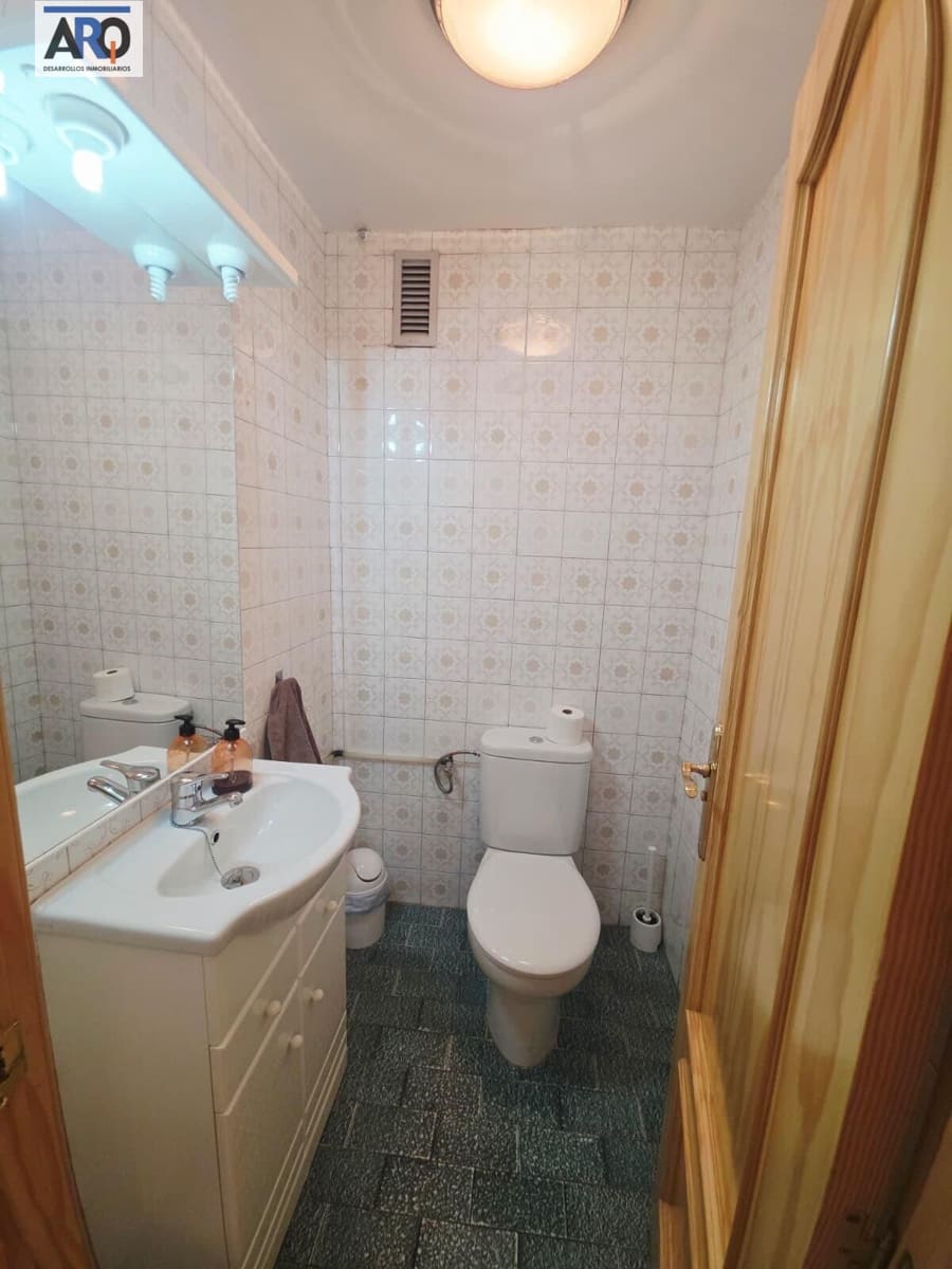 3 soveværelse Lejlighed til leje i Granada by - € 1.050 (Ref: 10043017)