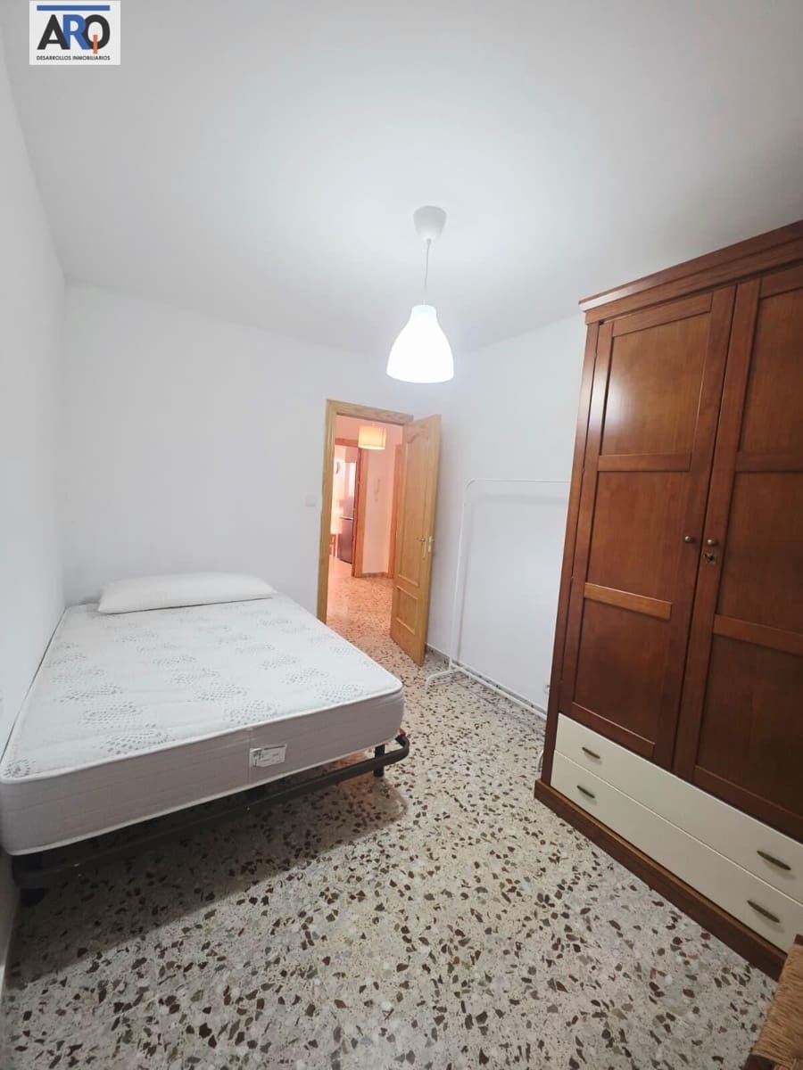 3 soveværelse Lejlighed til leje i Granada by - € 1.050 (Ref: 10043017)