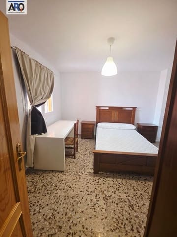Piso de 3 habitaciones en Granada ciudad en alquiler - 1.050 € (Ref: 10043017)