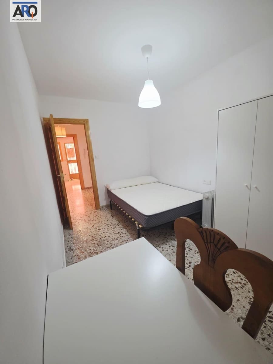 3 soveværelse Lejlighed til leje i Granada by - € 1.050 (Ref: 10043017)