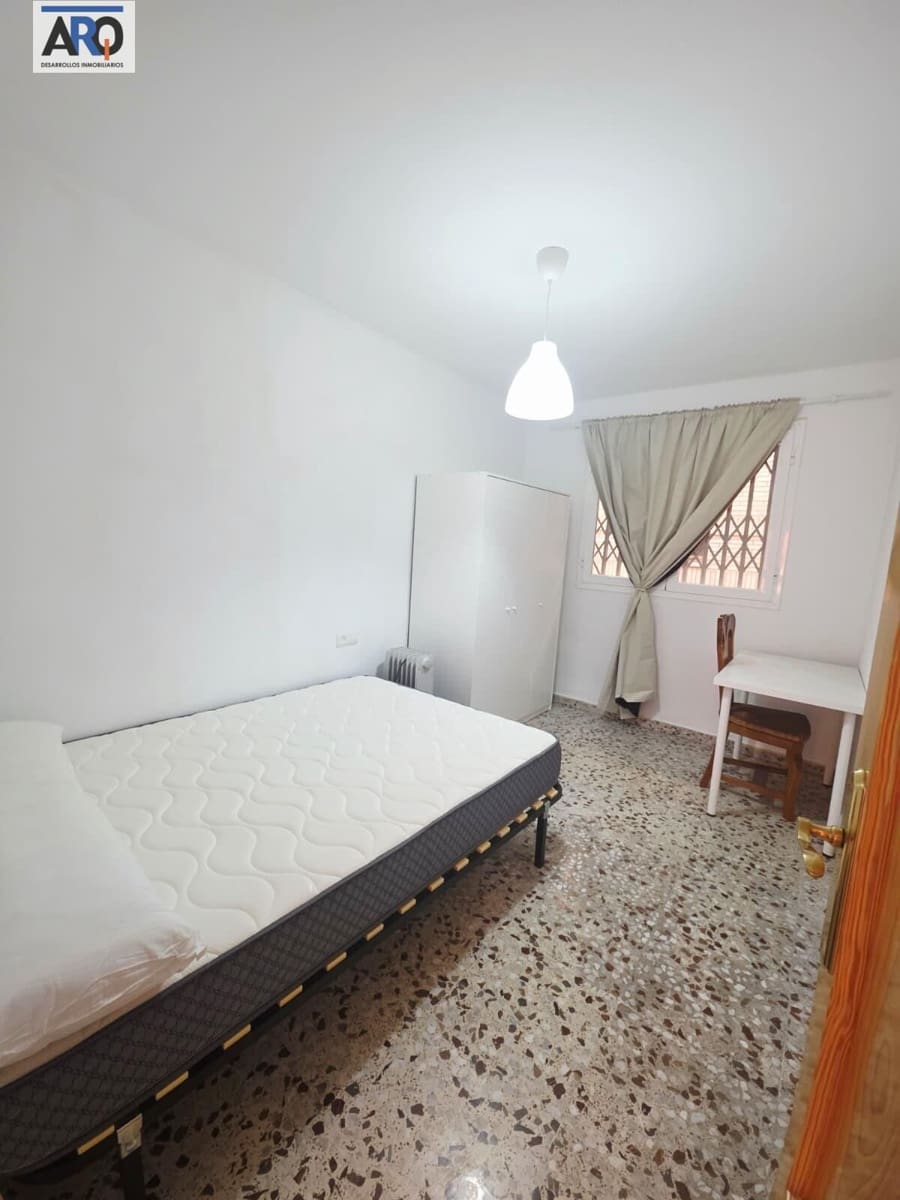 3 soveværelse Lejlighed til leje i Granada by - € 1.050 (Ref: 10043017)