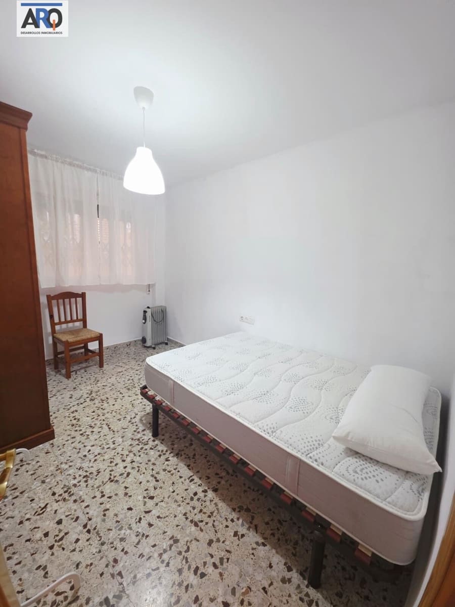 3 soveværelse Lejlighed til leje i Granada by - € 1.050 (Ref: 10043017)