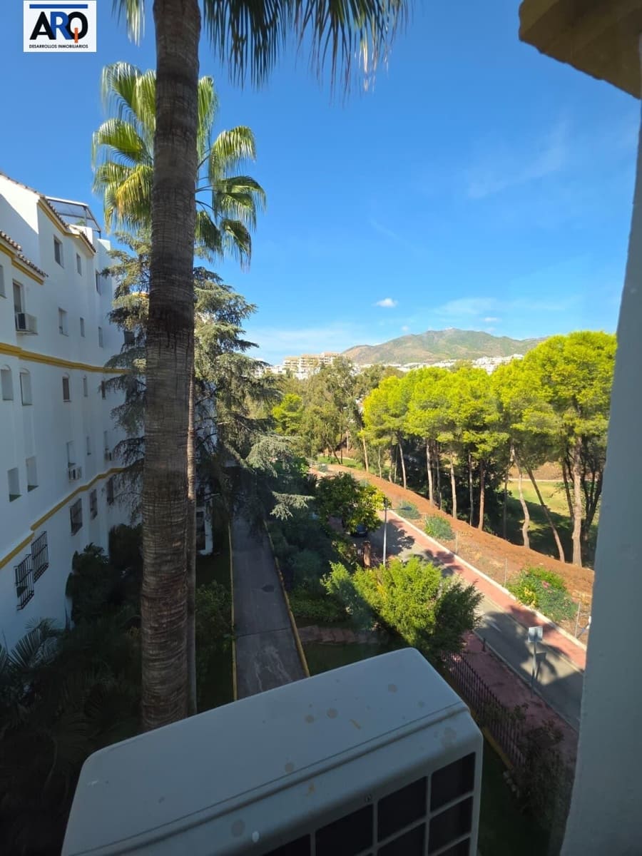 1 soverom Leilighet til salgs i Torrequebrada med svømmebasseng - € 263 000 (Ref: 10120191)