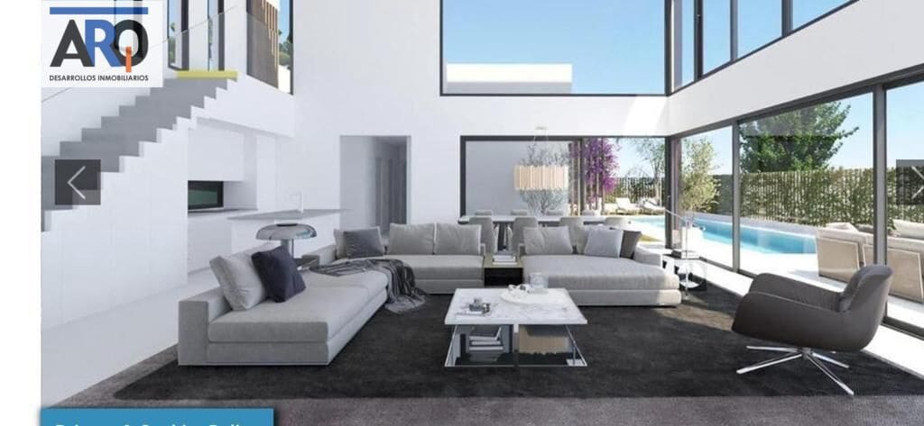 3 makuuhuone Huvila myytävänä paikassa Estepona mukana uima-altaan 
autotalli - 1 200 000 € (Ref: 8687707)