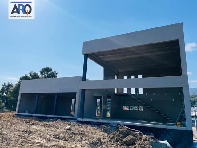 3 makuuhuone Huvila myytävänä paikassa Estepona mukana uima-altaan 
autotalli - 1 200 000 € (Ref: 8687707)