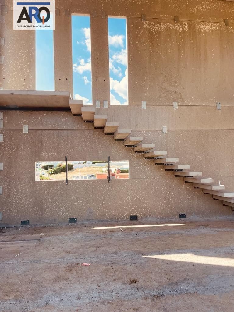 3 makuuhuone Huvila myytävänä paikassa Estepona mukana uima-altaan 
autotalli - 1 200 000 € (Ref: 8687707)