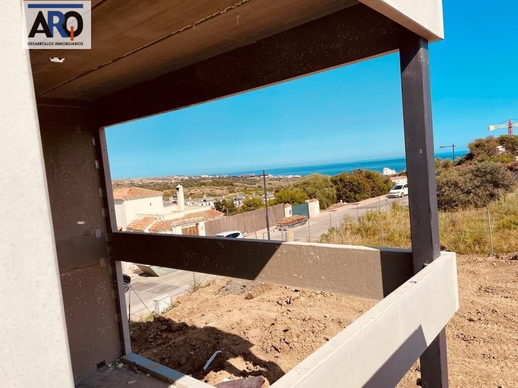 3 makuuhuone Huvila myytävänä paikassa Estepona mukana uima-altaan 
autotalli - 1 200 000 € (Ref: 8687707)