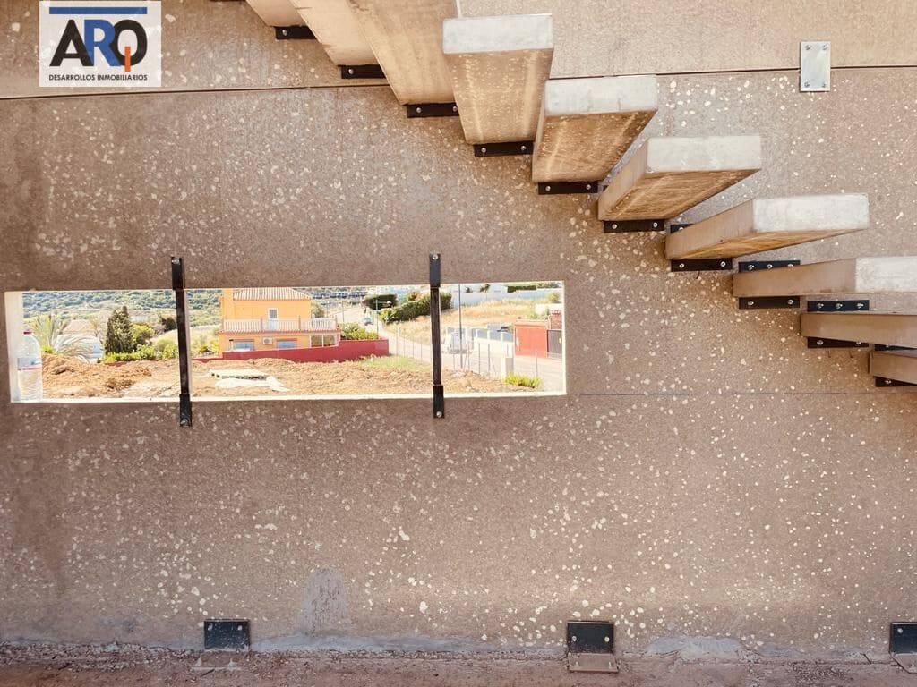 3 makuuhuone Huvila myytävänä paikassa Estepona mukana uima-altaan 
autotalli - 1 200 000 € (Ref: 8687707)