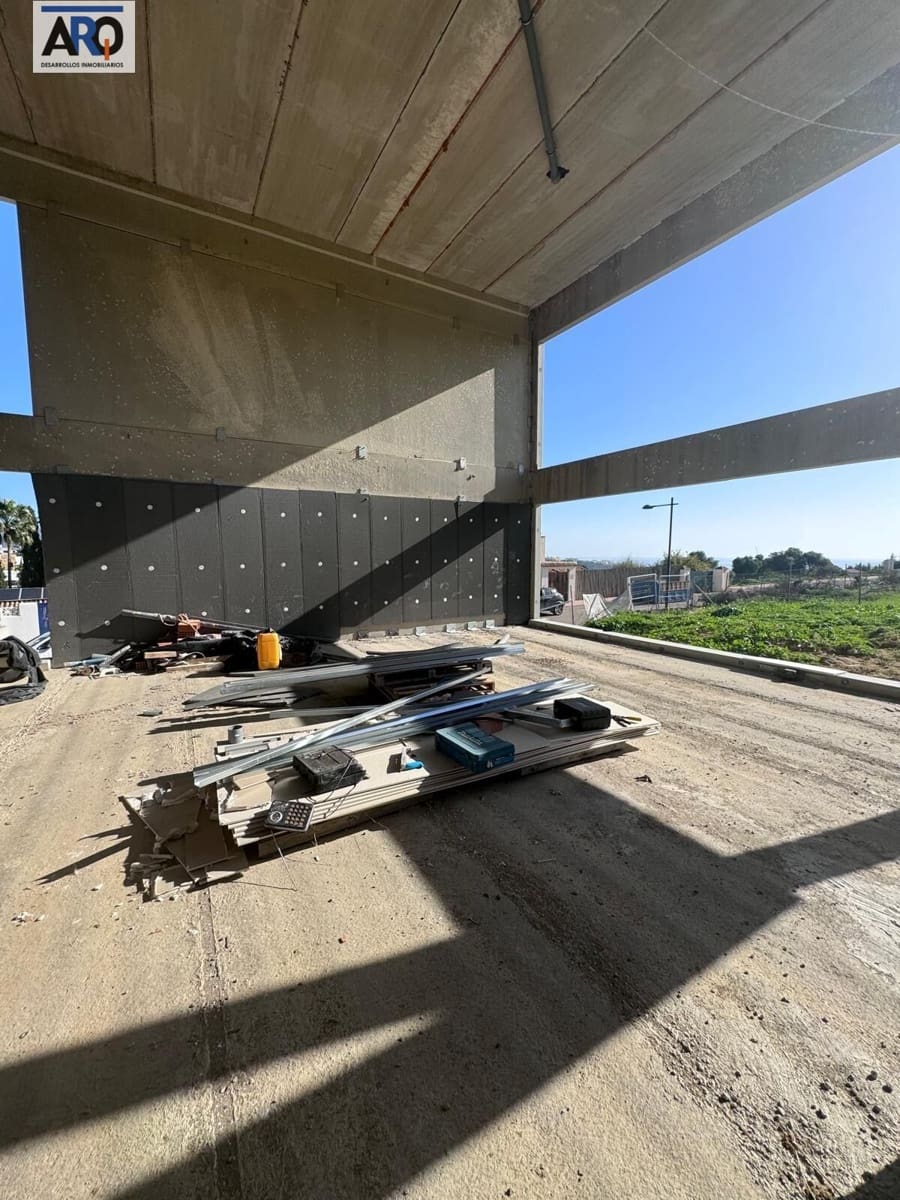 3 makuuhuone Huvila myytävänä paikassa Estepona mukana uima-altaan 
autotalli - 1 200 000 € (Ref: 8687707)