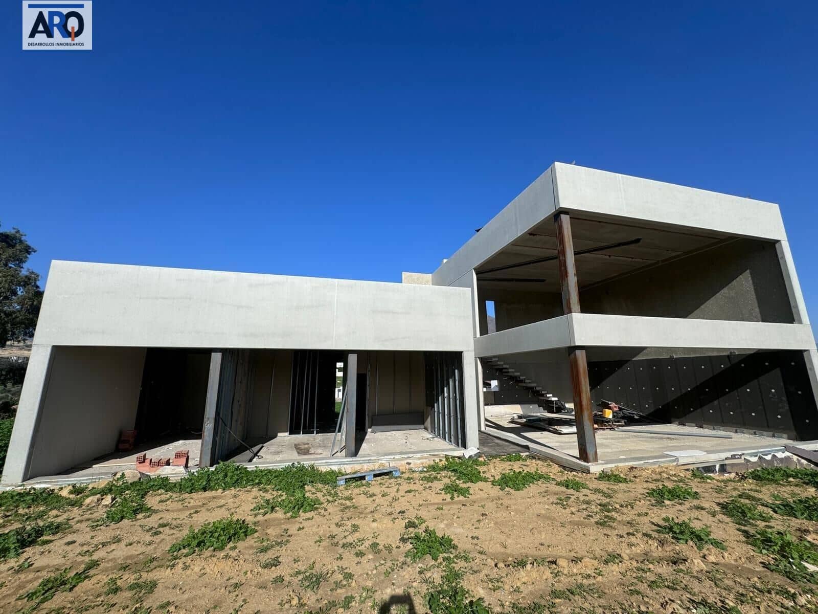 3 makuuhuone Huvila myytävänä paikassa Estepona mukana uima-altaan 
autotalli - 1 200 000 € (Ref: 8687707)