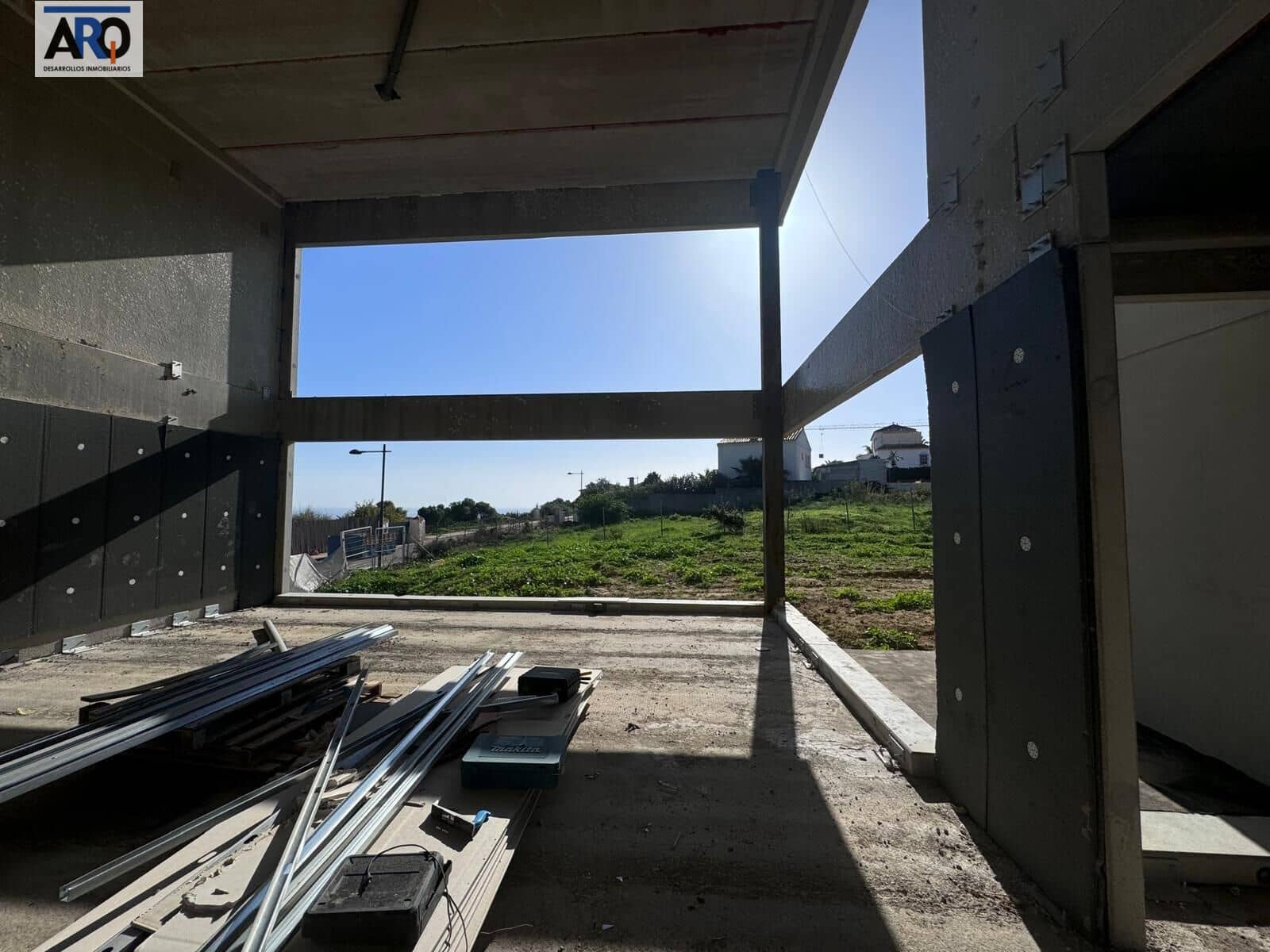 3 makuuhuone Huvila myytävänä paikassa Estepona mukana uima-altaan 
autotalli - 1 200 000 € (Ref: 8687707)