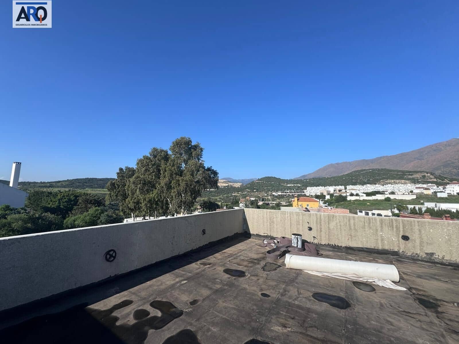 3 makuuhuone Huvila myytävänä paikassa Estepona mukana uima-altaan 
autotalli - 1 200 000 € (Ref: 8687707)