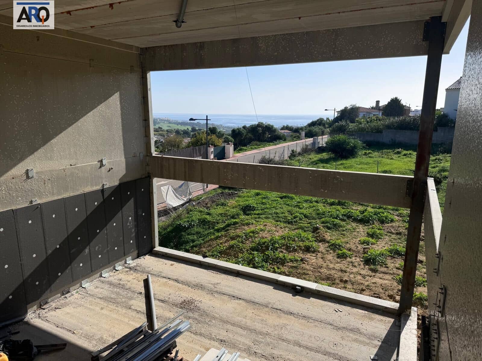 3 makuuhuone Huvila myytävänä paikassa Estepona mukana uima-altaan 
autotalli - 1 200 000 € (Ref: 8687707)