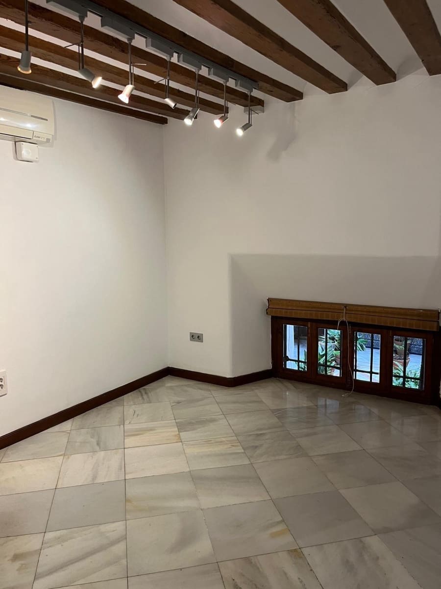 4 soveværelse Kontor til salg i Malaga by - € 550.000 (Ref: 9296812)