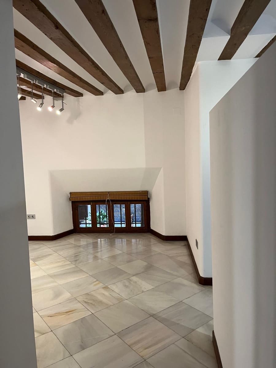 4 soveværelse Kontor til salg i Malaga by - € 550.000 (Ref: 9296812)