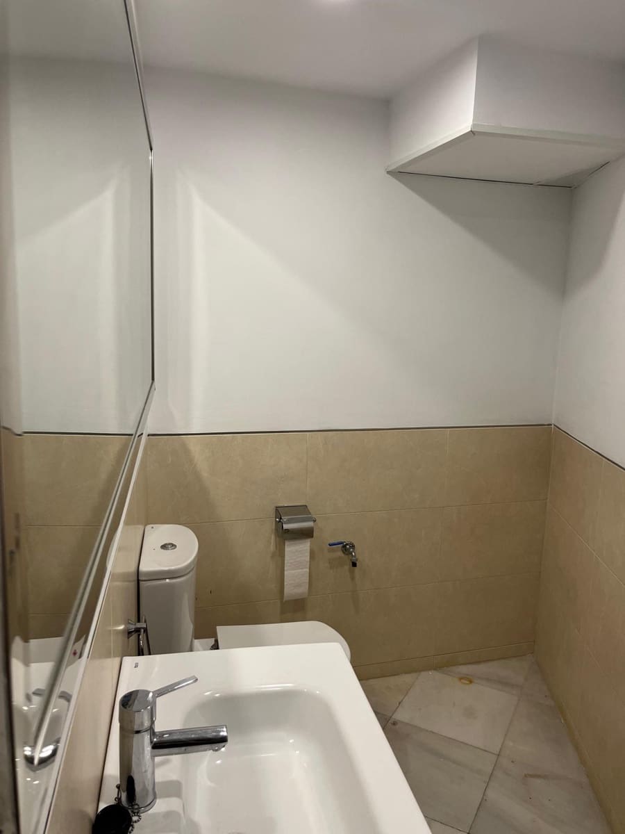 4 soveværelse Kontor til salg i Malaga by - € 550.000 (Ref: 9296812)