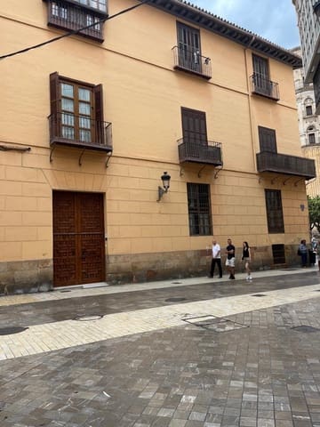 4 soverom Kontor til salgs i Centro Historico, Málaga by - € 550 000 (Ref: 9296812)