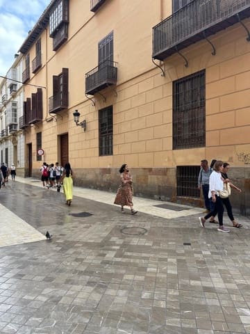 4 soverom Kontor til salgs i Centro Historico, Málaga by - € 550 000 (Ref: 9296812)