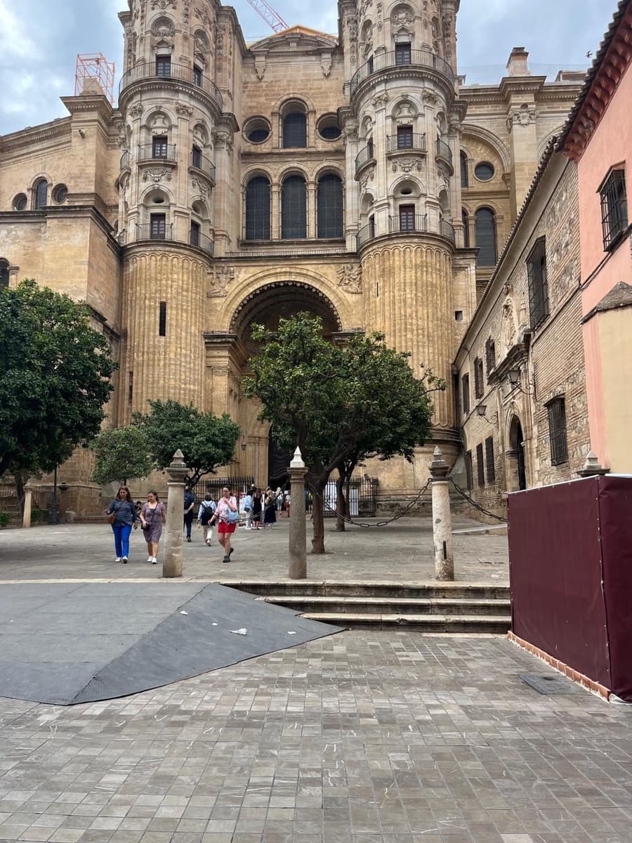 4 soveværelse Kontor til salg i Malaga by - € 550.000 (Ref: 9296812)