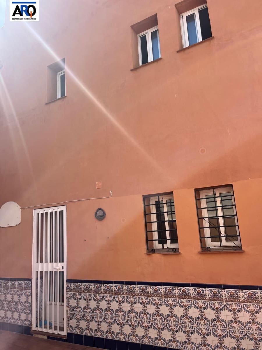 7 soverom Kommersiell til salgs i Malaga by med garasje - € 1 350 000 (Ref: 9301000)