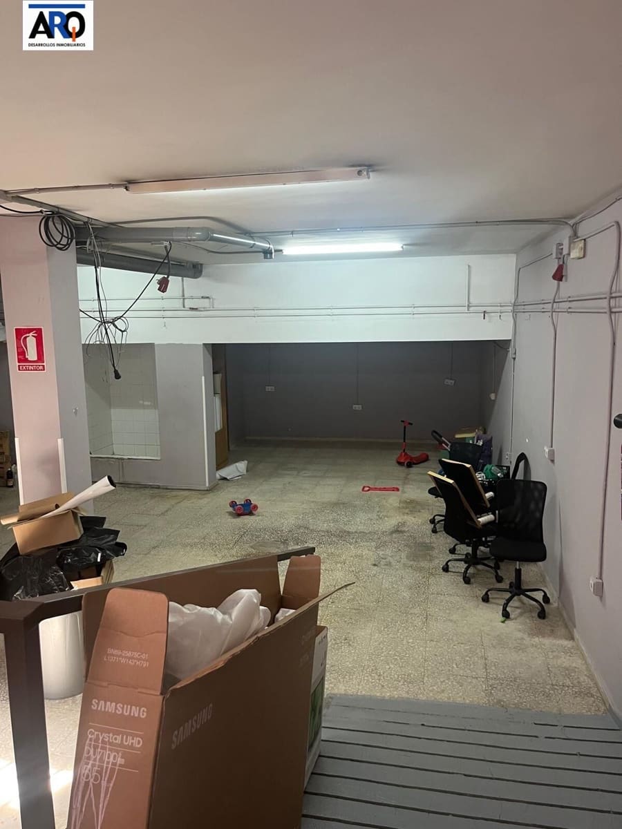 7 soverom Kommersiell til salgs i Malaga by med garasje - € 1 350 000 (Ref: 9301000)