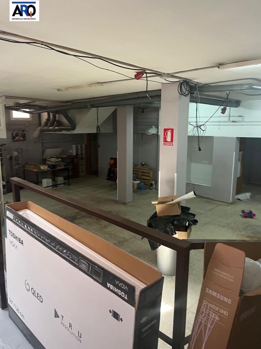 7 soverom Kommersiell til salgs i Malaga by med garasje - € 1 350 000 (Ref: 9301000)