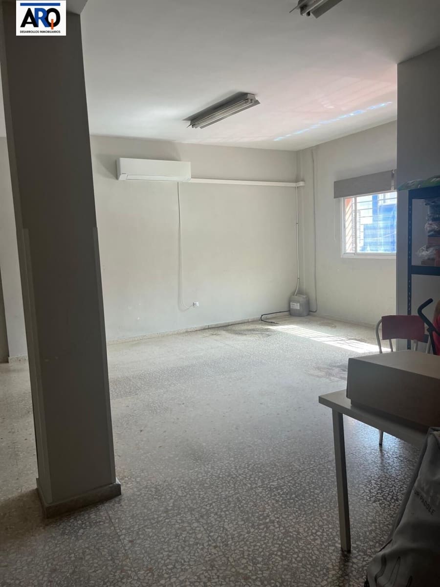 7 soverom Kommersiell til salgs i Malaga by med garasje - € 1 350 000 (Ref: 9301000)