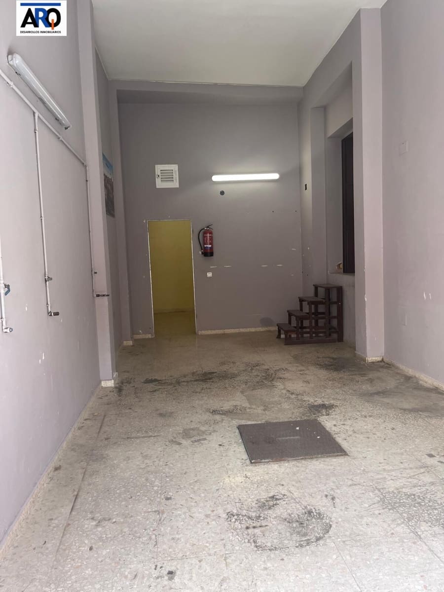 7 soverom Kommersiell til salgs i Malaga by med garasje - € 1 350 000 (Ref: 9301000)