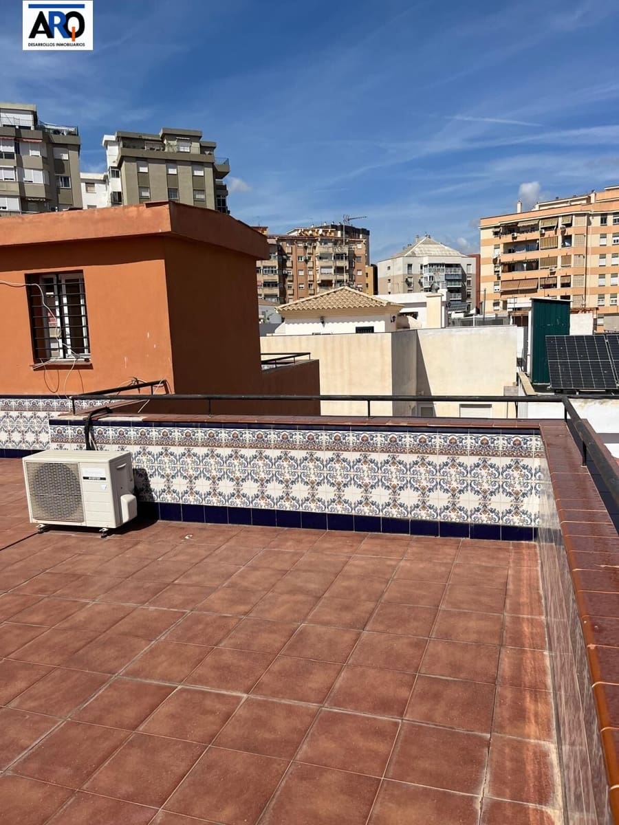 7 soverom Kommersiell til salgs i Malaga by med garasje - € 1 350 000 (Ref: 9301000)