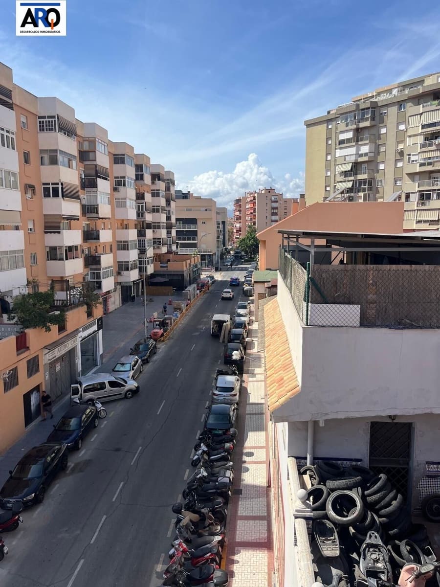 7 soverom Kommersiell til salgs i Malaga by med garasje - € 1 350 000 (Ref: 9301000)