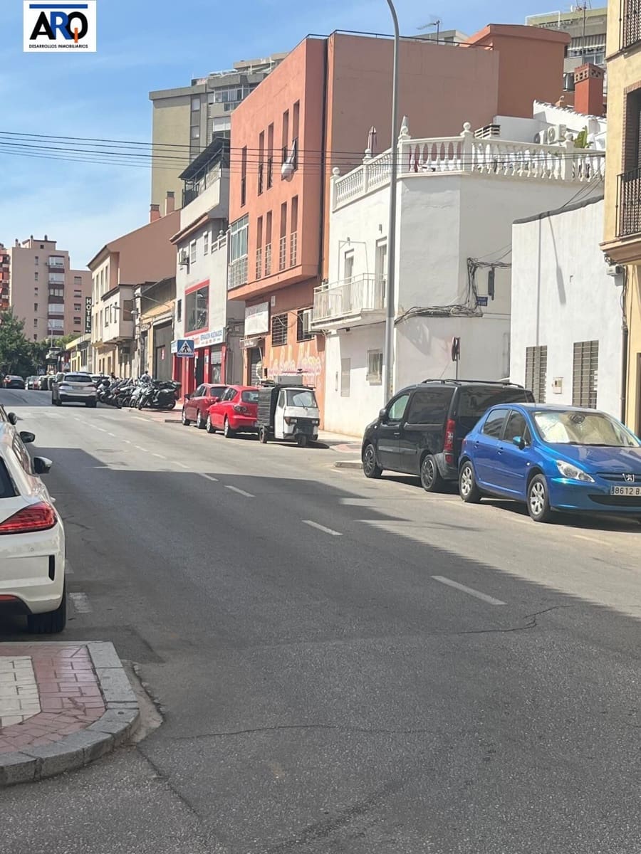 7 soverom Kommersiell til salgs i Malaga by med garasje - € 1 350 000 (Ref: 9301000)