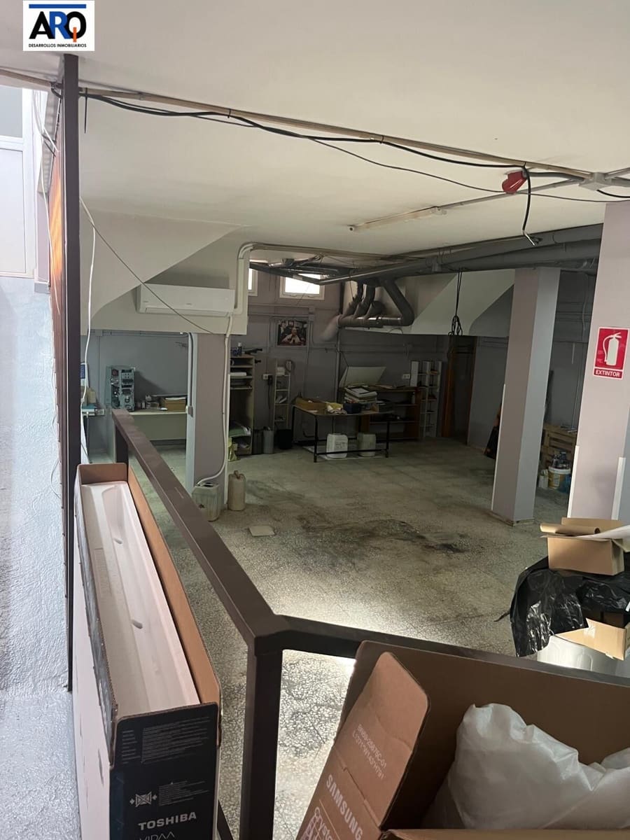 7 soverom Kommersiell til salgs i Malaga by med garasje - € 1 350 000 (Ref: 9301000)