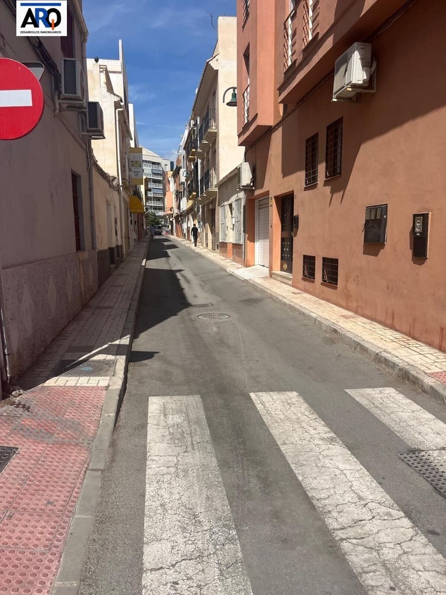 7 soverom Kommersiell til salgs i Malaga by med garasje - € 1 350 000 (Ref: 9301000)