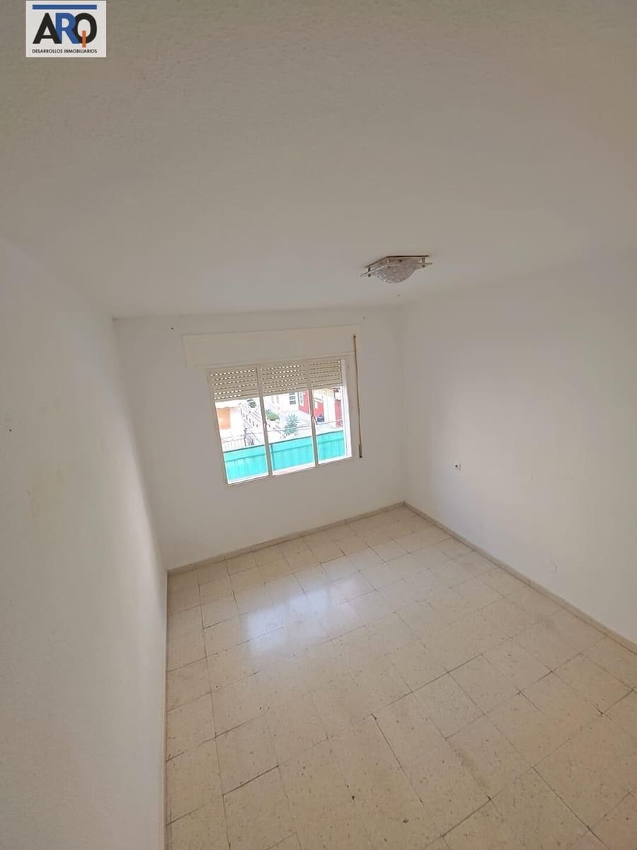 Piso de 4 habitaciones en Fuengirola en venta - 320.000 € (Ref: 9450209)