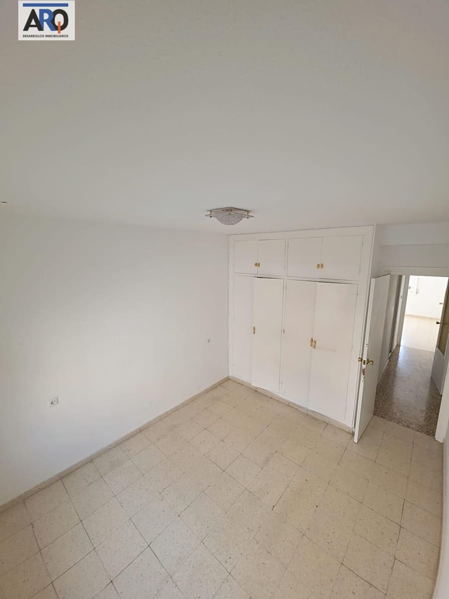 Piso de 4 habitaciones en Fuengirola en venta - 320.000 € (Ref: 9450209)