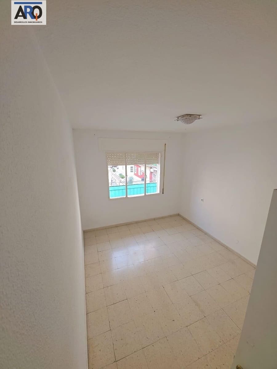 Piso de 4 habitaciones en Fuengirola en venta - 320.000 € (Ref: 9450209)