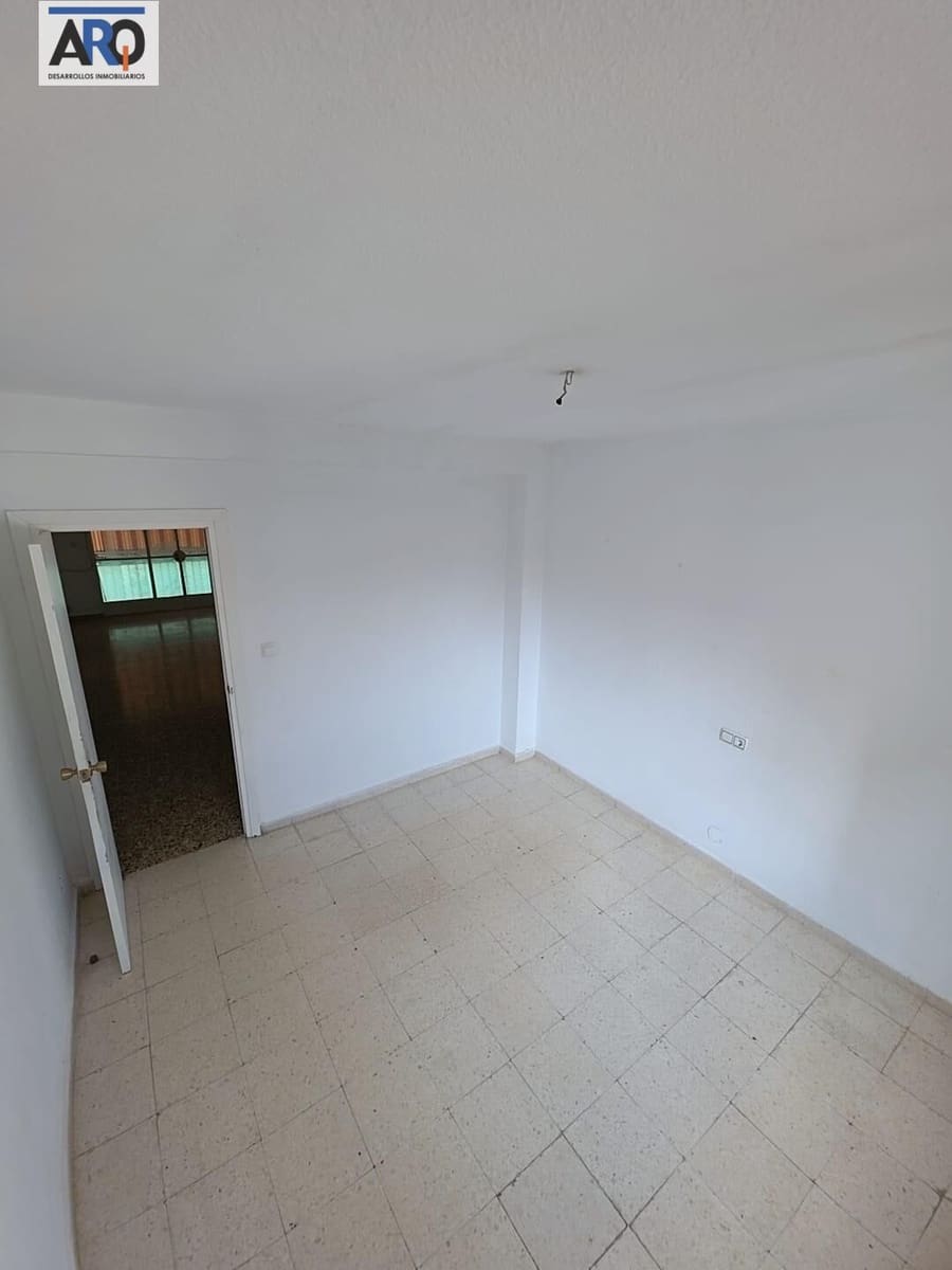 Piso de 4 habitaciones en Fuengirola en venta - 320.000 € (Ref: 9450209)