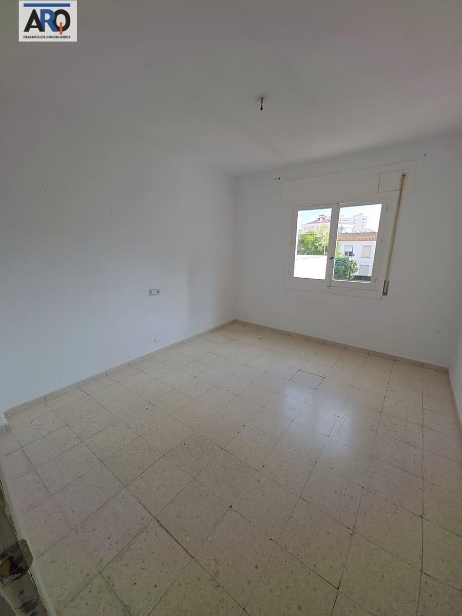 Piso de 4 habitaciones en Fuengirola en venta - 320.000 € (Ref: 9450209)