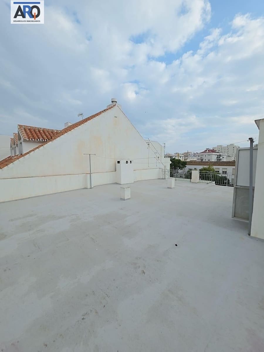 Piso de 4 habitaciones en Fuengirola en venta - 320.000 € (Ref: 9450209)