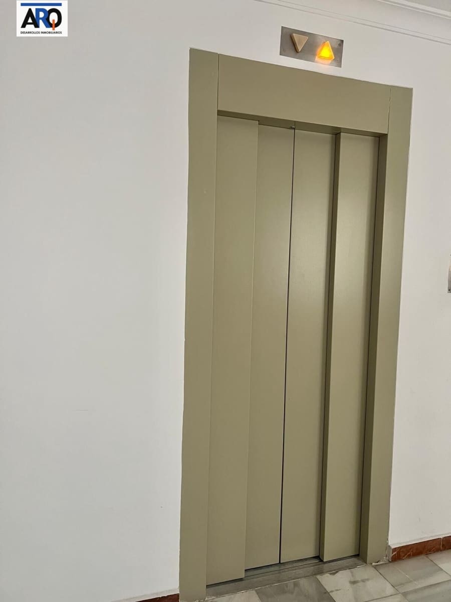 3 sovrum Lägenhet till salu i Malaga stad med garage - 350 000 € (Ref: 9974259)