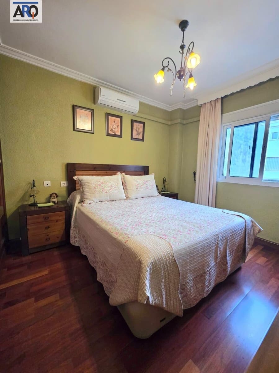 3 soveværelse Lejlighed til salg i Malaga by - € 354.000 (Ref: 9974260)