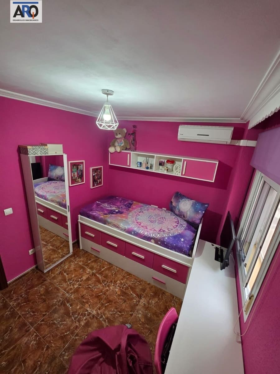 3 soveværelse Lejlighed til salg i Malaga by - € 354.000 (Ref: 9974260)