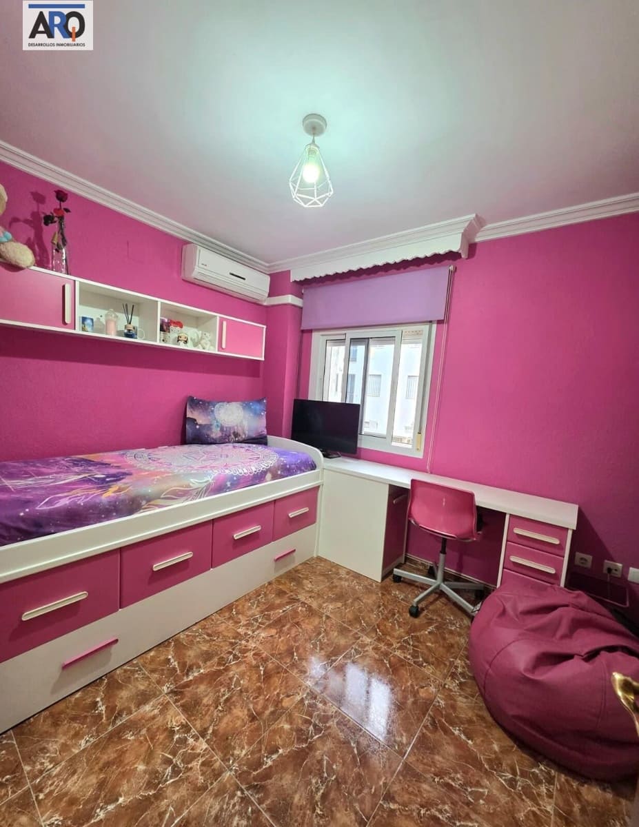 3 soveværelse Lejlighed til salg i Malaga by - € 354.000 (Ref: 9974260)