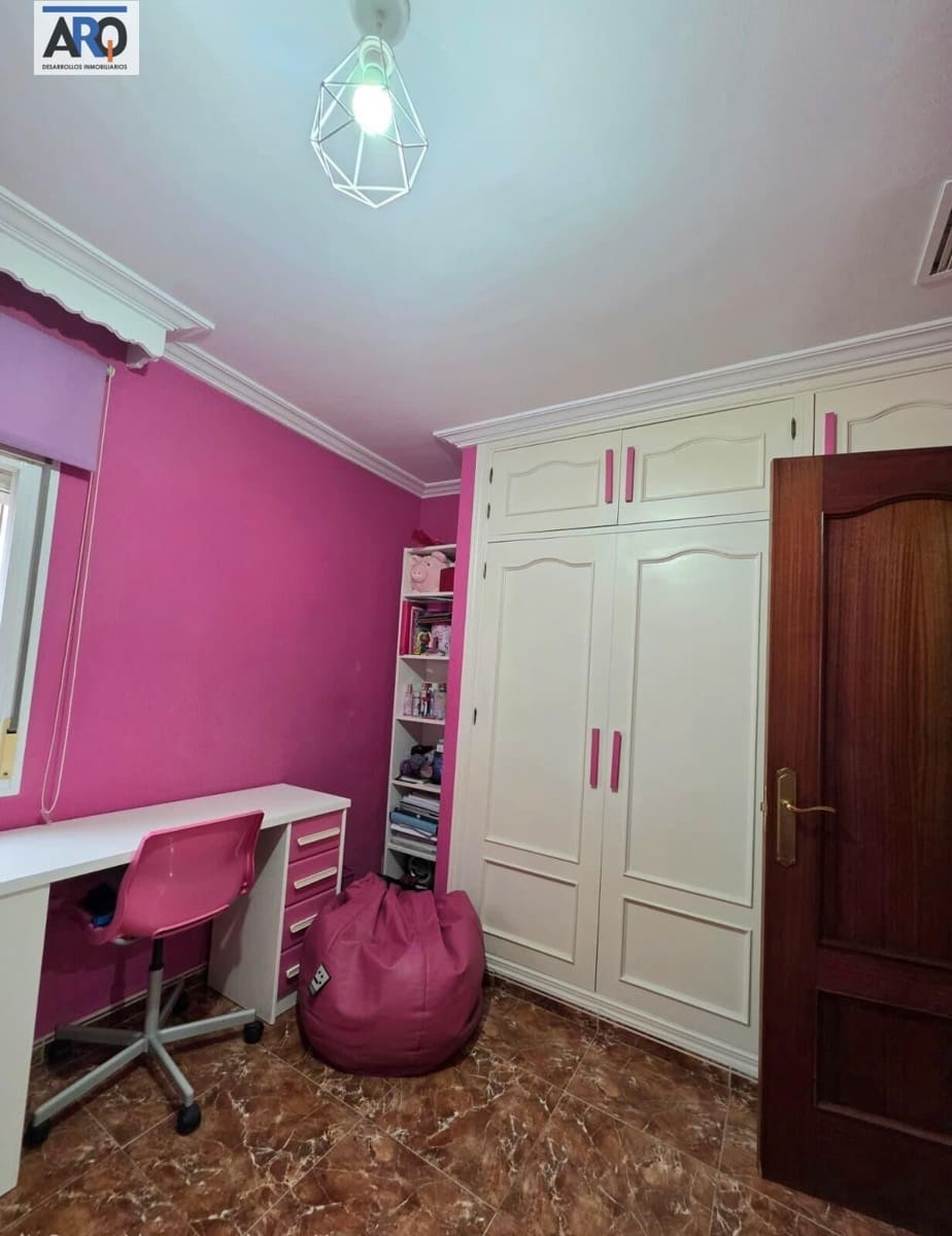 3 soveværelse Lejlighed til salg i Malaga by - € 354.000 (Ref: 9974260)