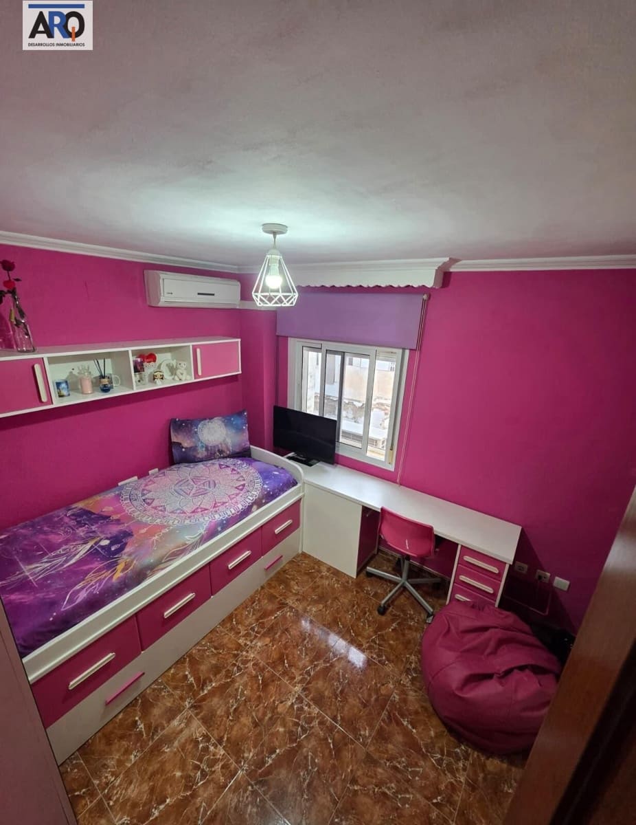 3 soveværelse Lejlighed til salg i Malaga by - € 354.000 (Ref: 9974260)
